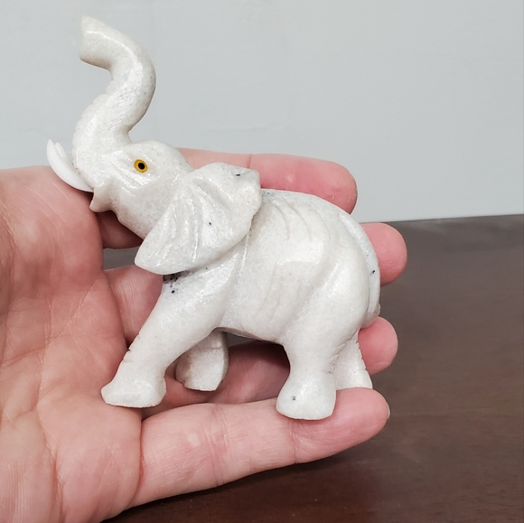 Soapstone Crystal Elephant - Picture 7 of 8